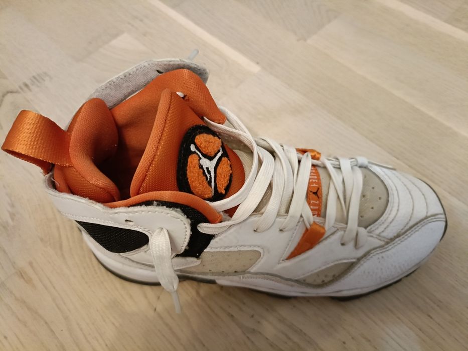 Nike Jordan Jumpman Two Trey