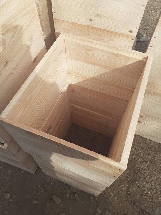 Caturi  pentru  stupi pe 10 sau 12 rame