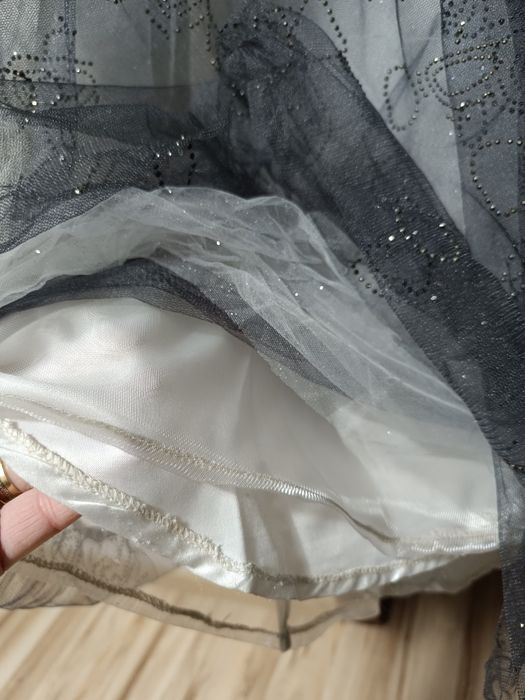 Уникална официална рокля няма забележки по нея, размер ХС