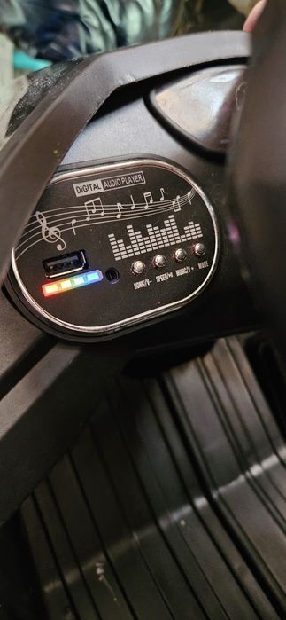 Продам детскую машинку