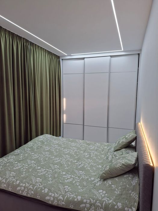 Penthouse premium de închiriat direct  proprietar, prima închiriere, complet mobilat și utilat, terasă spectaculo asă de 55 mp, loc de parcare inclus.