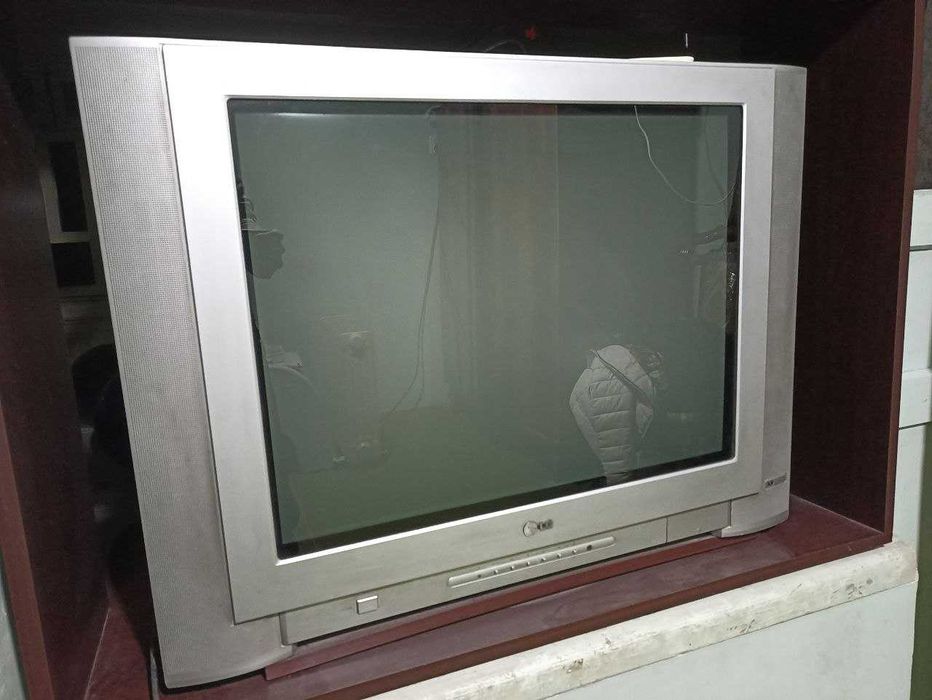 Телевизор LG RT-29FA35VE