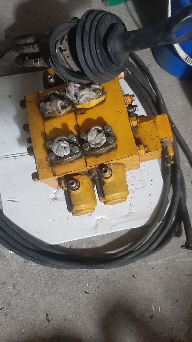 Гидрораспределитель с джойстиком