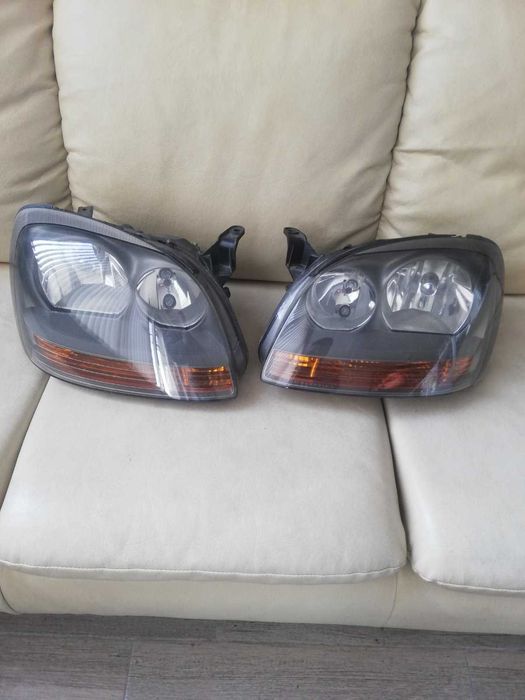 Фарове за Нисан Алмера Тино 2000-2006 г.