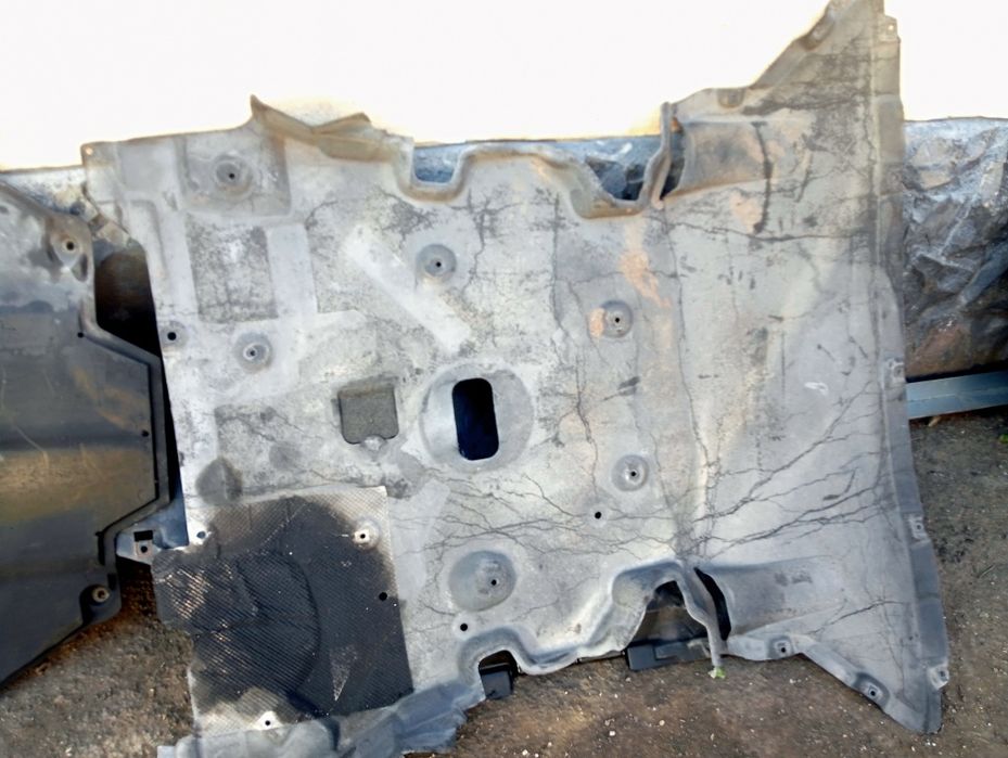 Scut motor BMW X1 2.0 D 2014