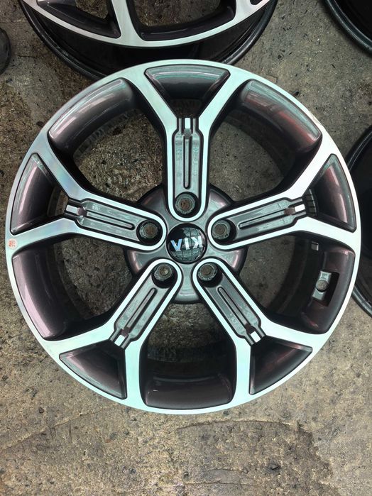 5/114.3/18 Kia Kia