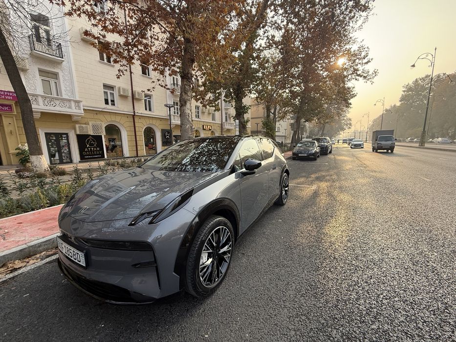 Продаю свой электро Автомобиль Zeekr x пробег 13.000