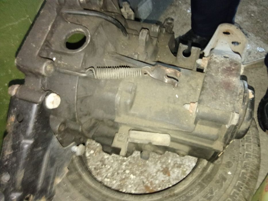 Продам МКПП на гольф 3 70000