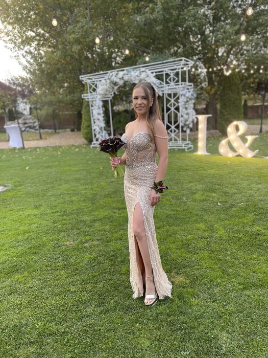 Rochie tip bijuterie