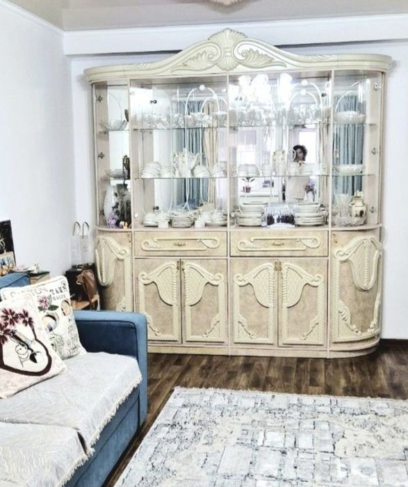 Срочно диван в гостинную