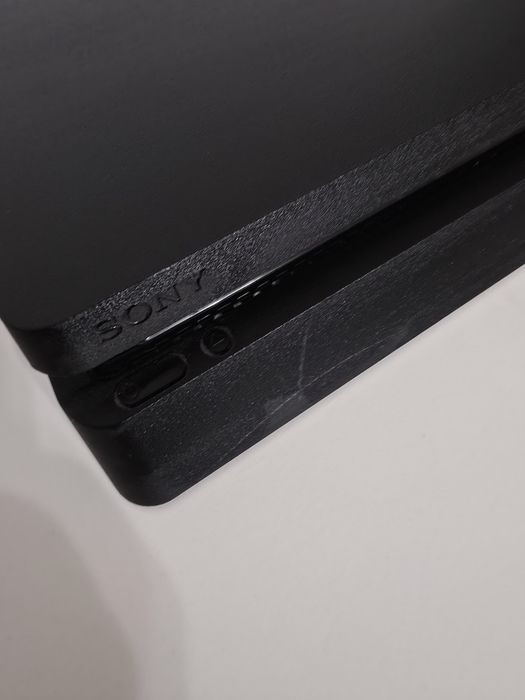 Consola PlayStation 4 slim