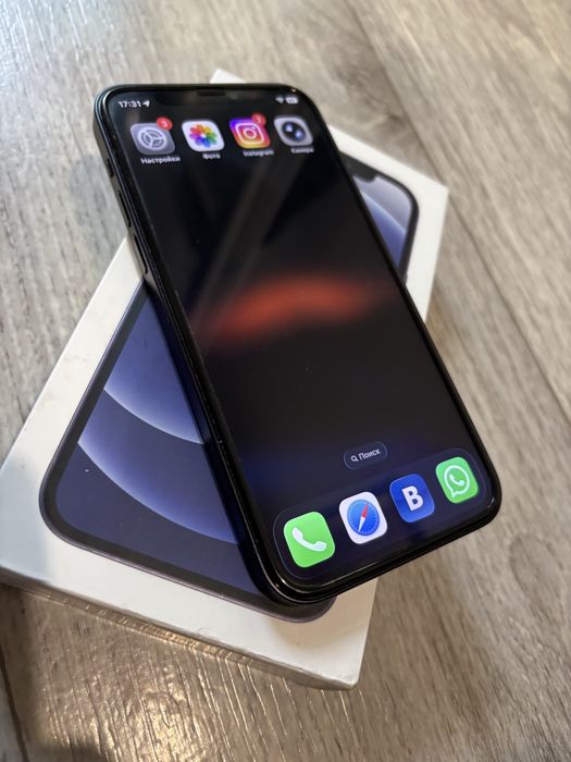 Продам Iphone 12