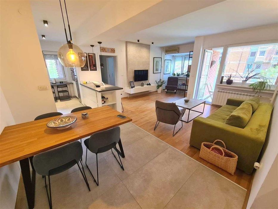 Дава се под наем Двустаен апартамент в София, Лозенец - 70 кв.м за 612 € - Снимка #1