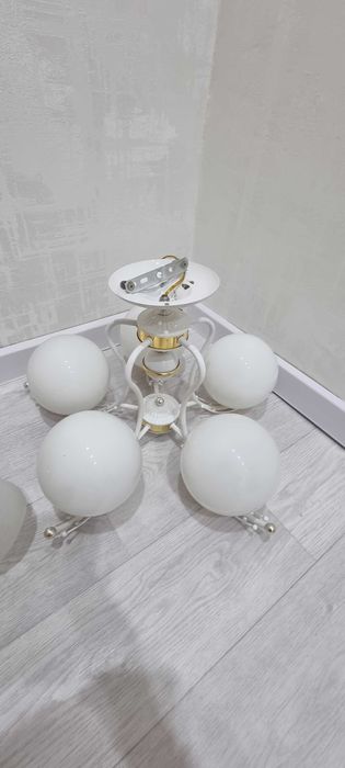 Люстры для зала и спальный