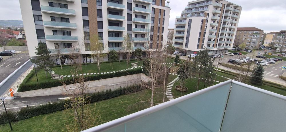 Închiriez apartament 2 camere Grand Hill Oradea cu loc de parcare