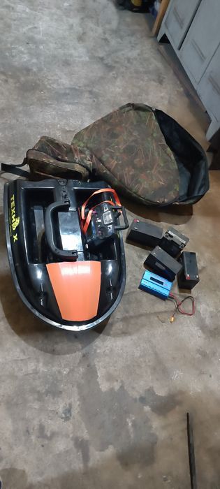 Лодка за захранка .Възможен бартер