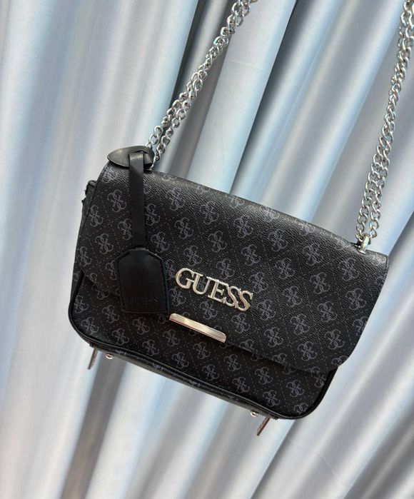 Дамска чанта Guess