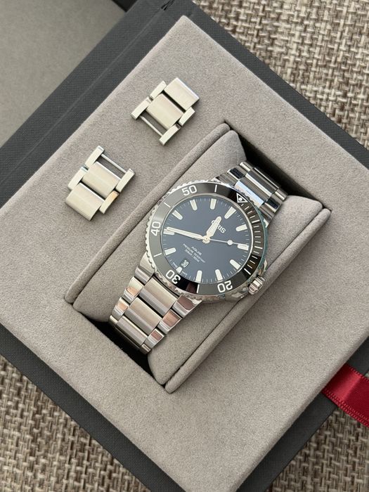 Автоматичен часовник Oris Aquis Date 39.5mm