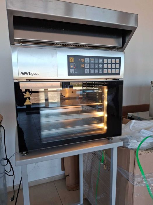 Употребяван конвектомат MIWE gusto със стойка