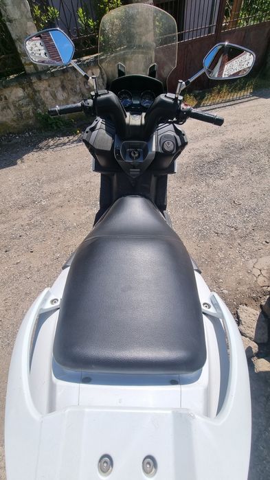 Se vinde maxiscuter Kymco 700 Myroad