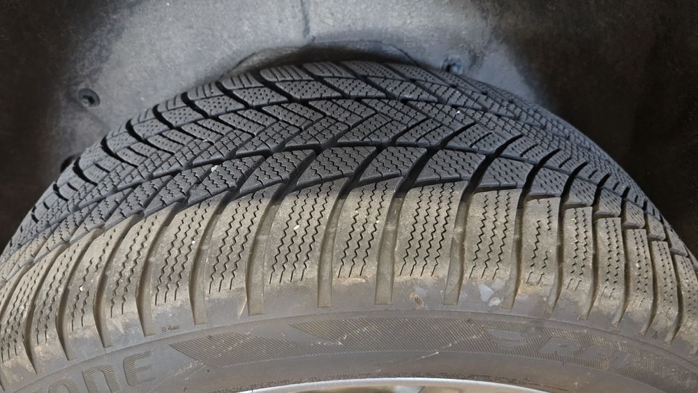 Jante BMW X5 G05 X6 G06 - 20" + anvelope iarna Bridgestone 275 45 20