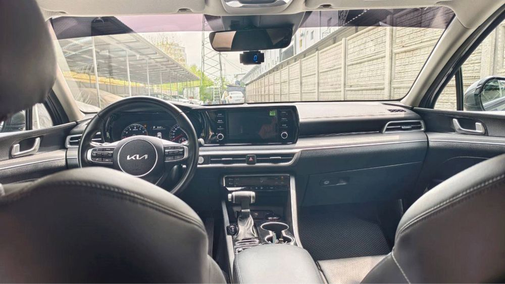 Shaxsiy Kia K5 2023-yilgi avtomobilimni a’lo holatda sotaman.