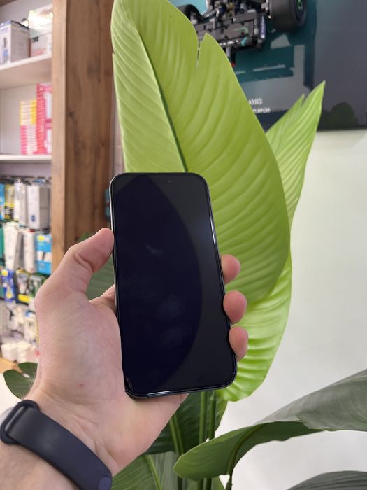 iPhone 17 в идеaльном состоянии