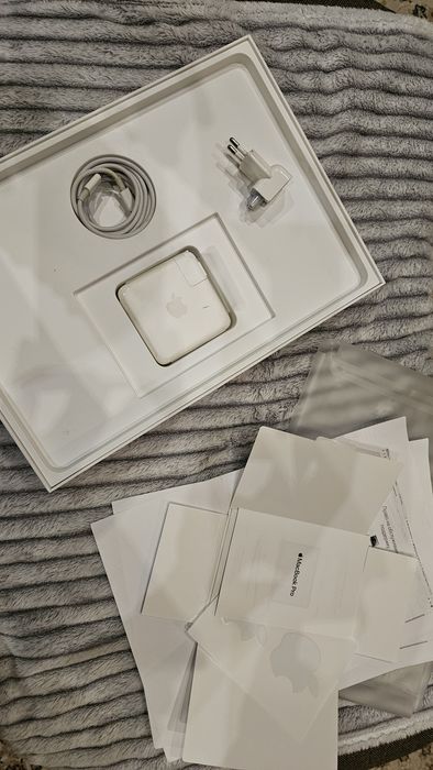 Macbook Pro 13 i5 2019.