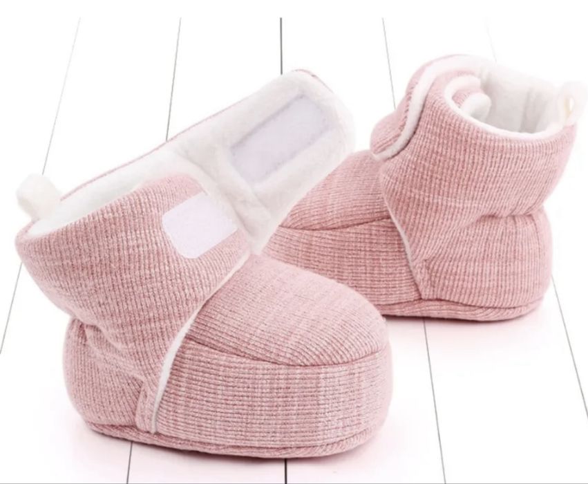 Продам теплую обувь для малышей