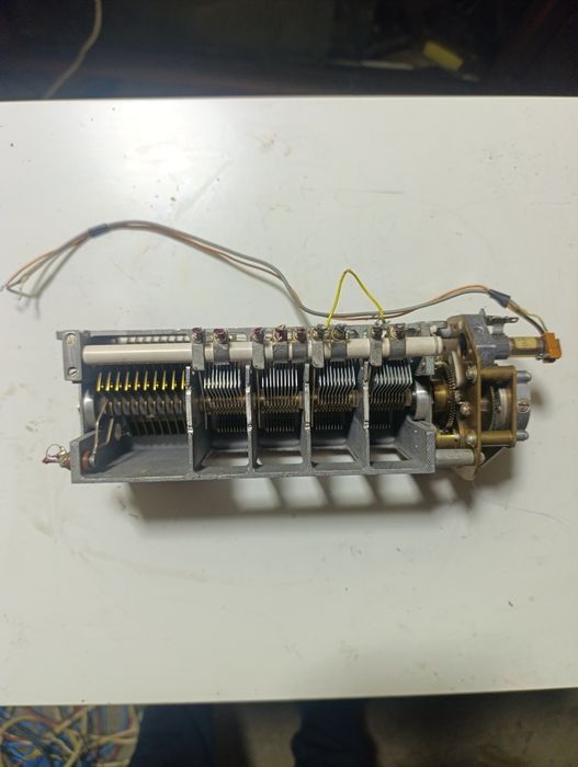 Condensator variabil rusesc cu servomotor 5 sectiuni