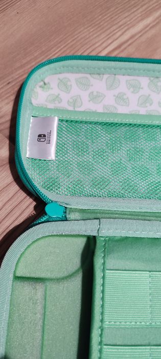 Husa de protecție HORI Premium Vault Case Animal Crossing pentru Ninte