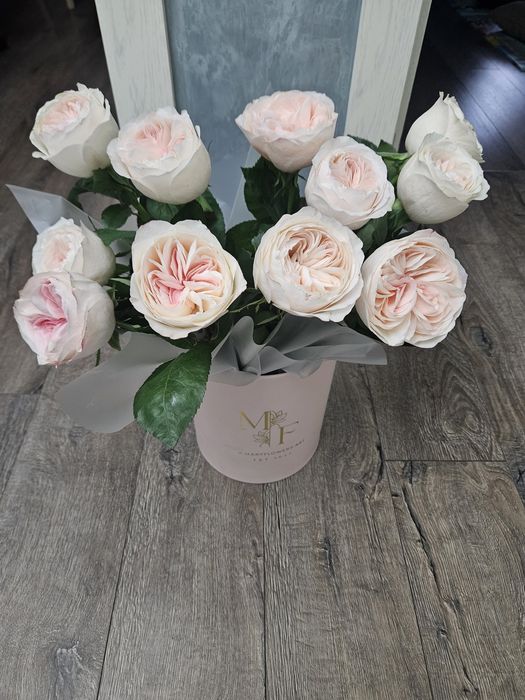Продам букет из пионовидных роз.