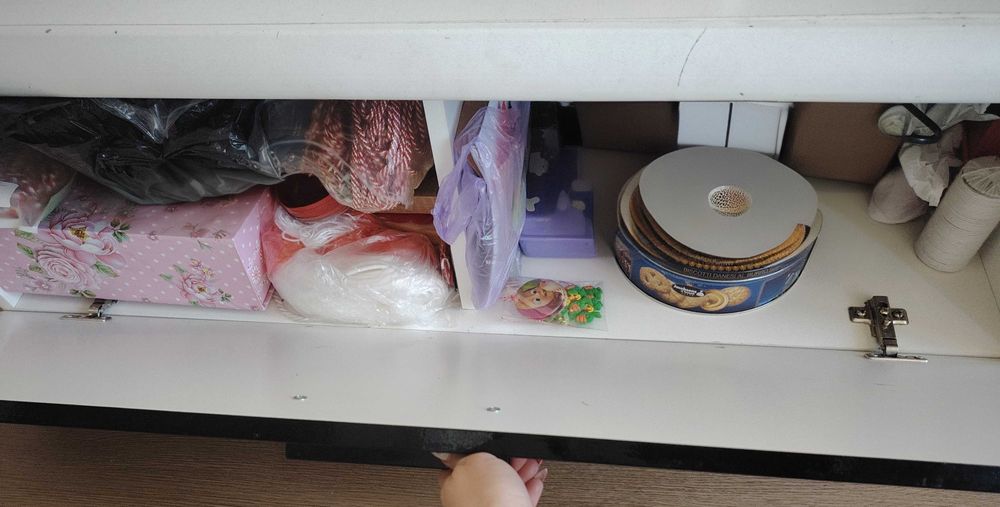 Секция 4 части Еником черно гланц и бяло