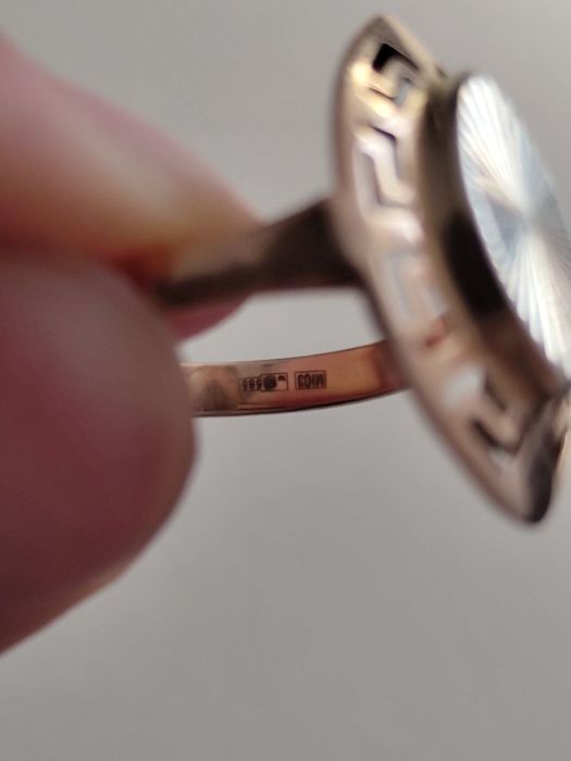 продам золотое кольцо