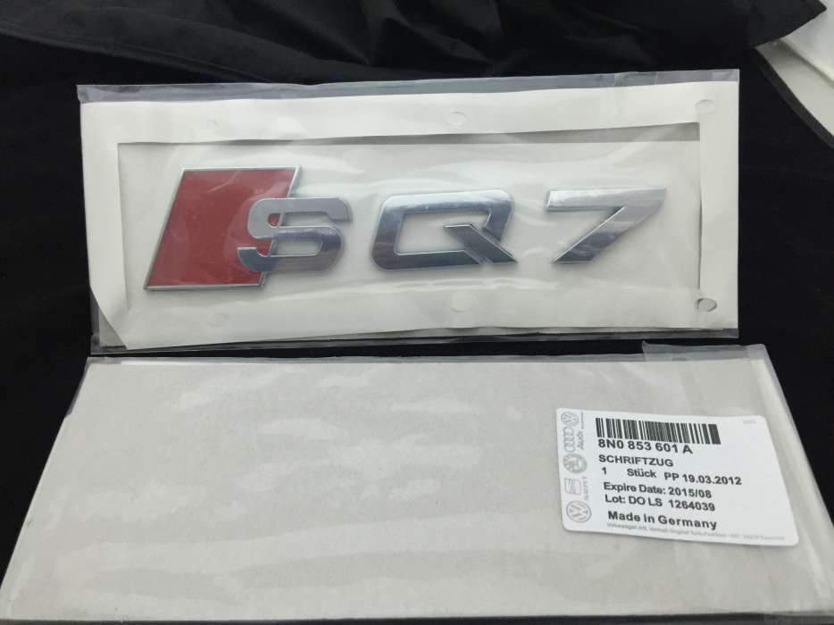 Emblema Audi SQ7 ABS spate crom/rosu