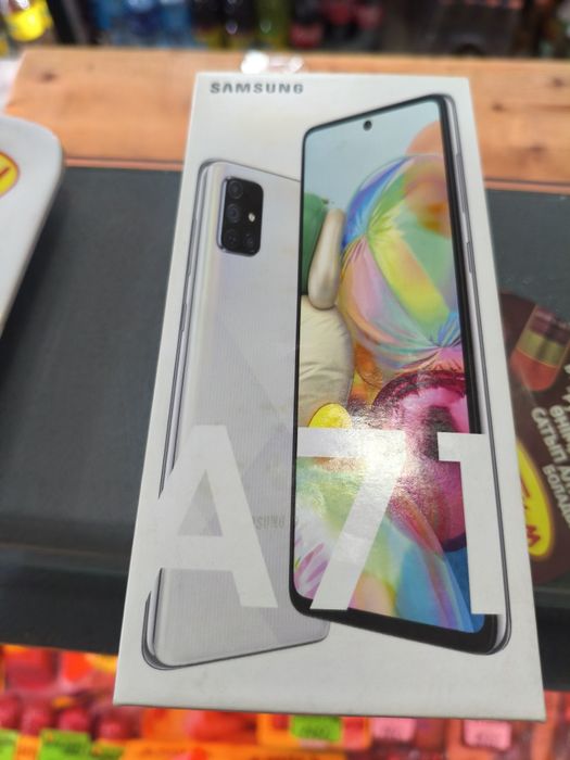 Самсунг а71 б/у в отличном состоянии