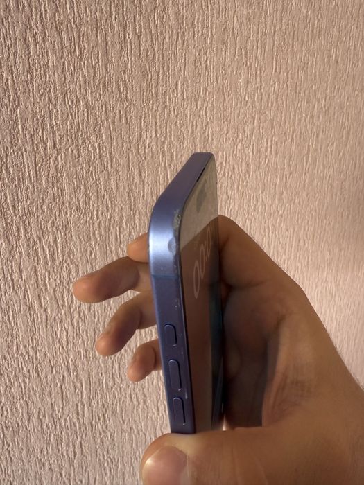 Продам iphone 16 синего цвета