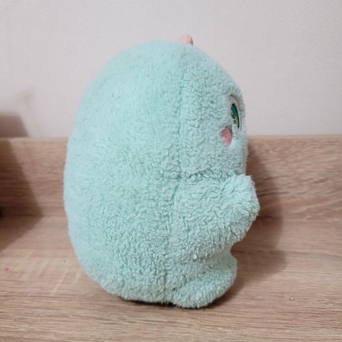 Милый монстрик с большими глазами