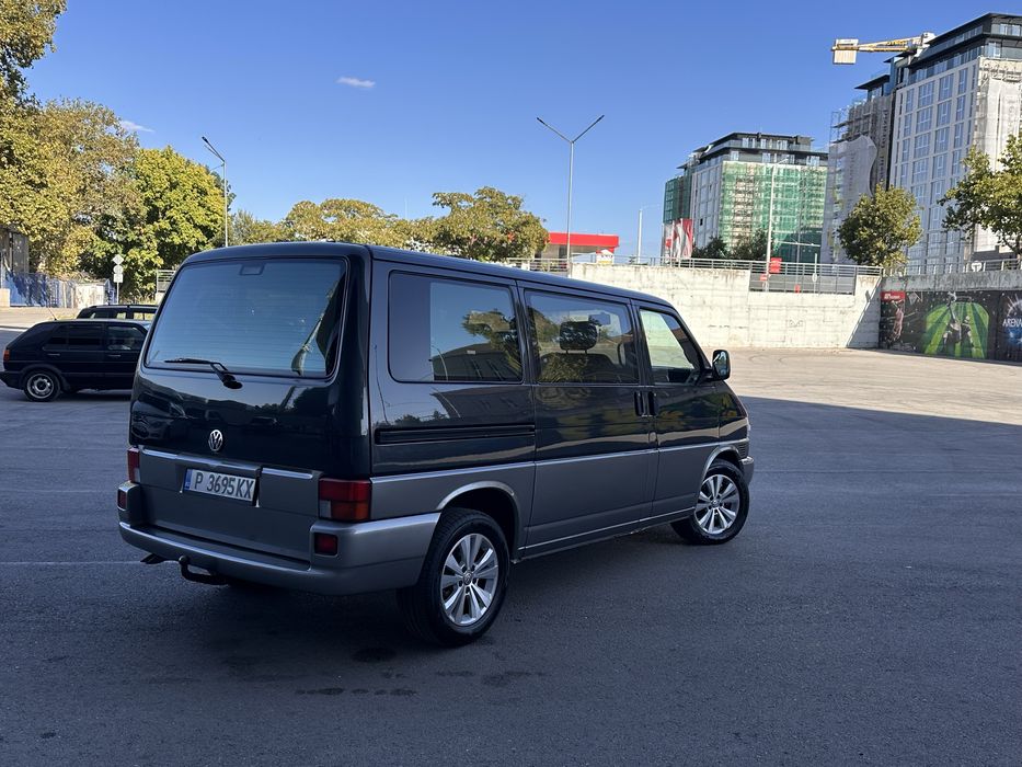 Volkswagen Caravelle 2000 г.
