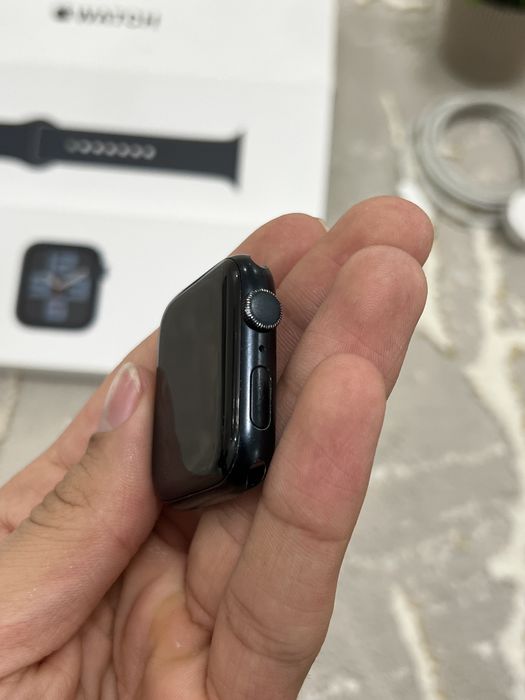Apple Watch SE 2 44mm Black — 95% АКБ