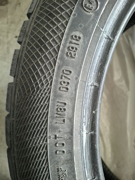 Vând anvelope continental