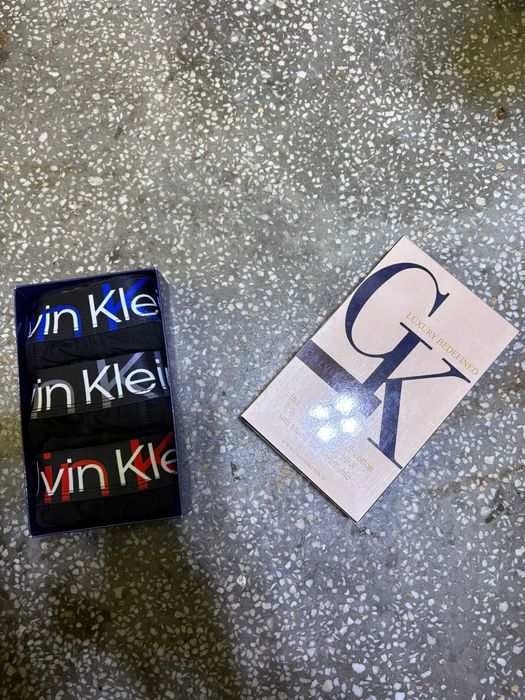 boxeri calvin klein model 2025