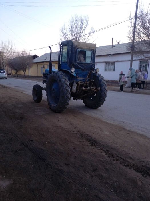 T 28 traktor 15 mln
