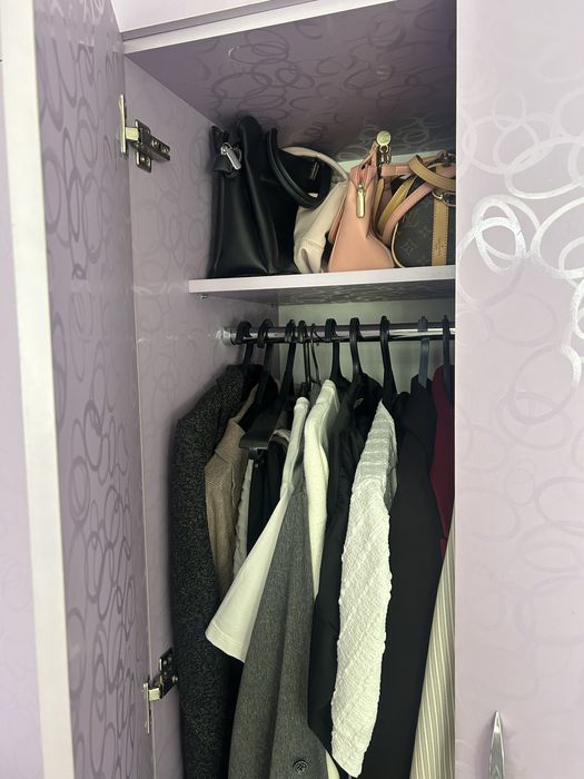 Продается шкаф, +2 кровати и полки