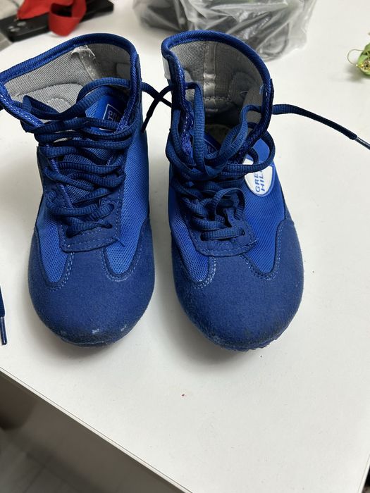 Норковая шапка и борцовки