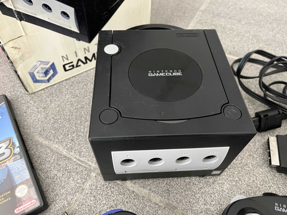 Nintendo GameCube - оригинална игрална конзола в кутия