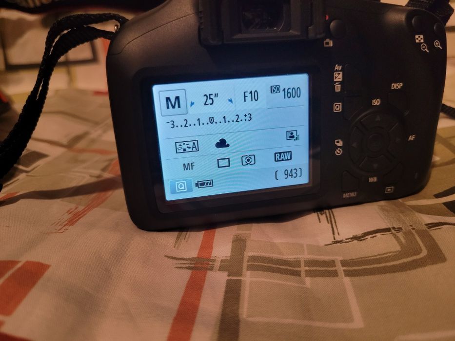 Aparat foto canon 4000d