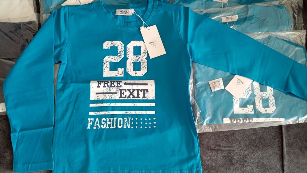 Продаю футболки новые