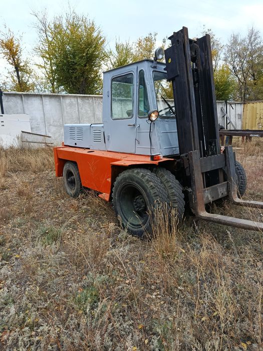 Продам погрузчик Львов