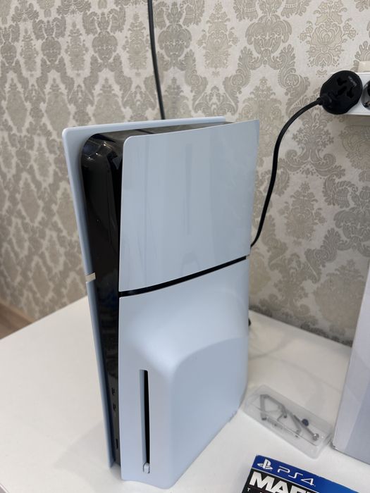 Продам PlayStation 5 Slim.